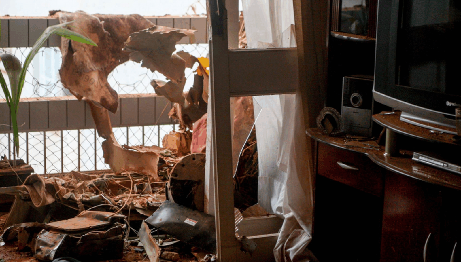 Iefap Noticias Veja Imagens Do Acidente Aereo Que Matou O Candidato A Presidencia Eduardo Campos